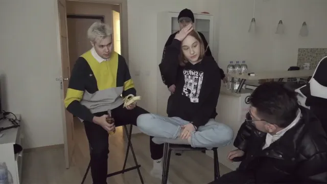 ИРЛ ПРАНК / ОПУЩЕННЫЙ ЗАШЁЛ В ХАТУ К БЛАТНОМУ