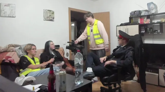 ИРЛ ПРАНК / КТО НАСРАЛ В МАКЕЕВСКИЙ РОДНИЧОК?