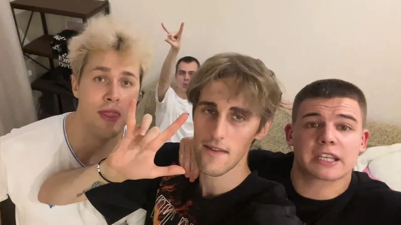ШПАНА ГОТОВИТ ТОМ ЯМ (ft. Мафаня, Брамо, Мамура и Тоня)