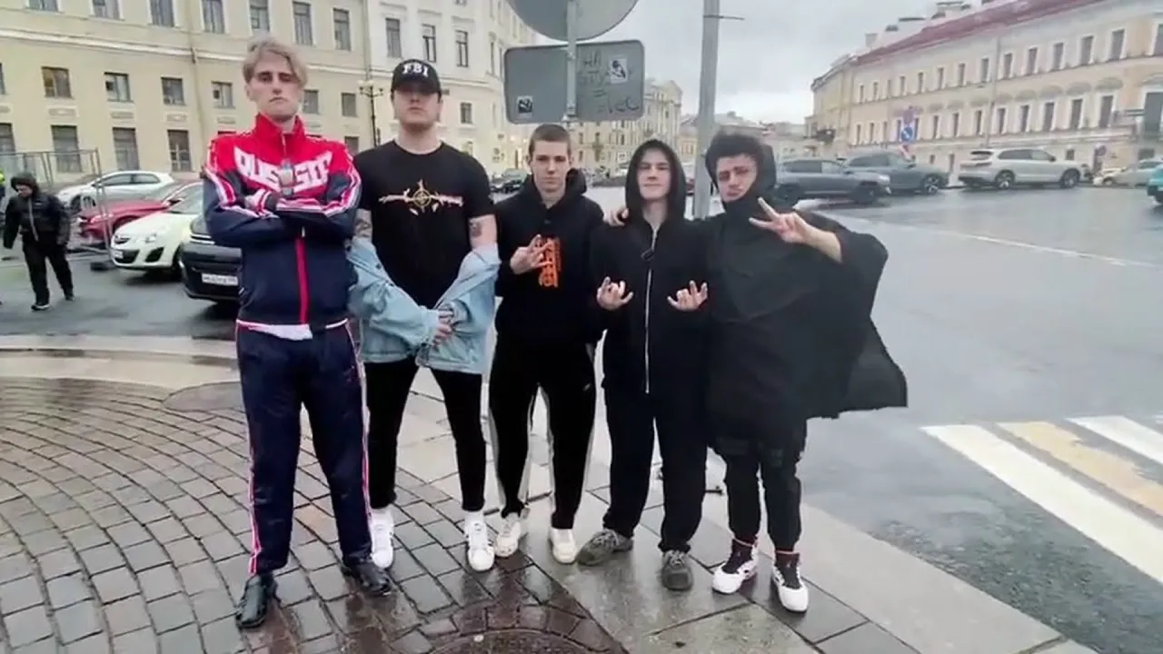 IRL С МОРАНОЙ БАТОРИ / ХАСАНЯТ ПО ГОРОДУ В НОВЫХ ШМОТКАХ